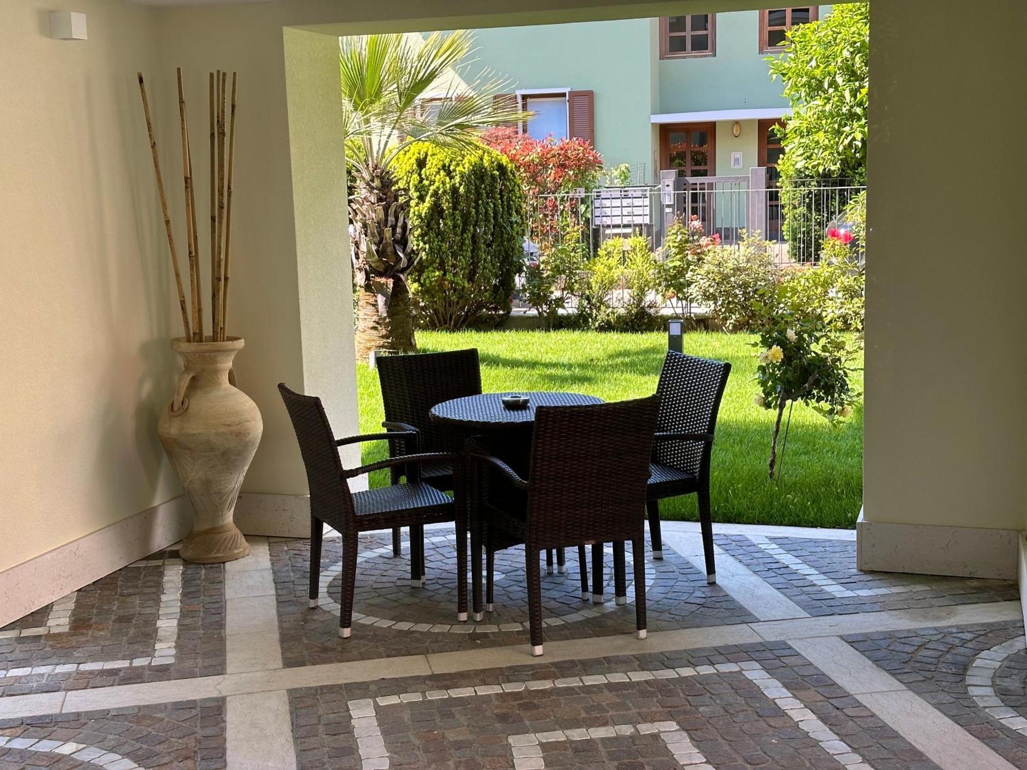 Residence Villa Dalila - Appartamento Dalila Riva del Garda Luaran gambar