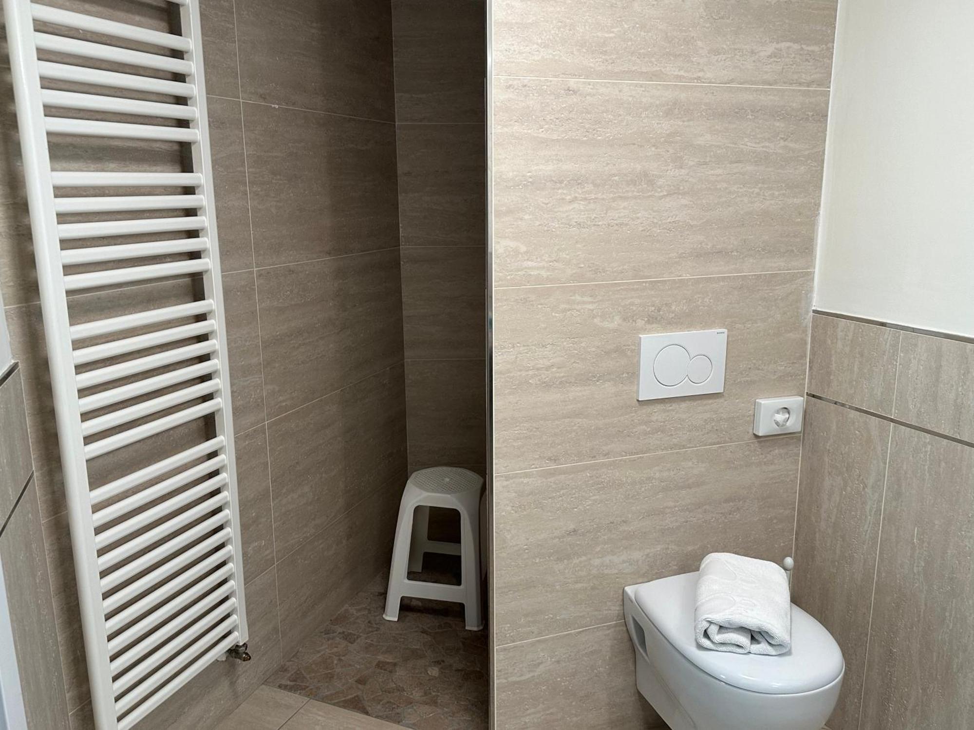 Residence Villa Dalila - Appartamento Dalila Riva del Garda Luaran gambar
