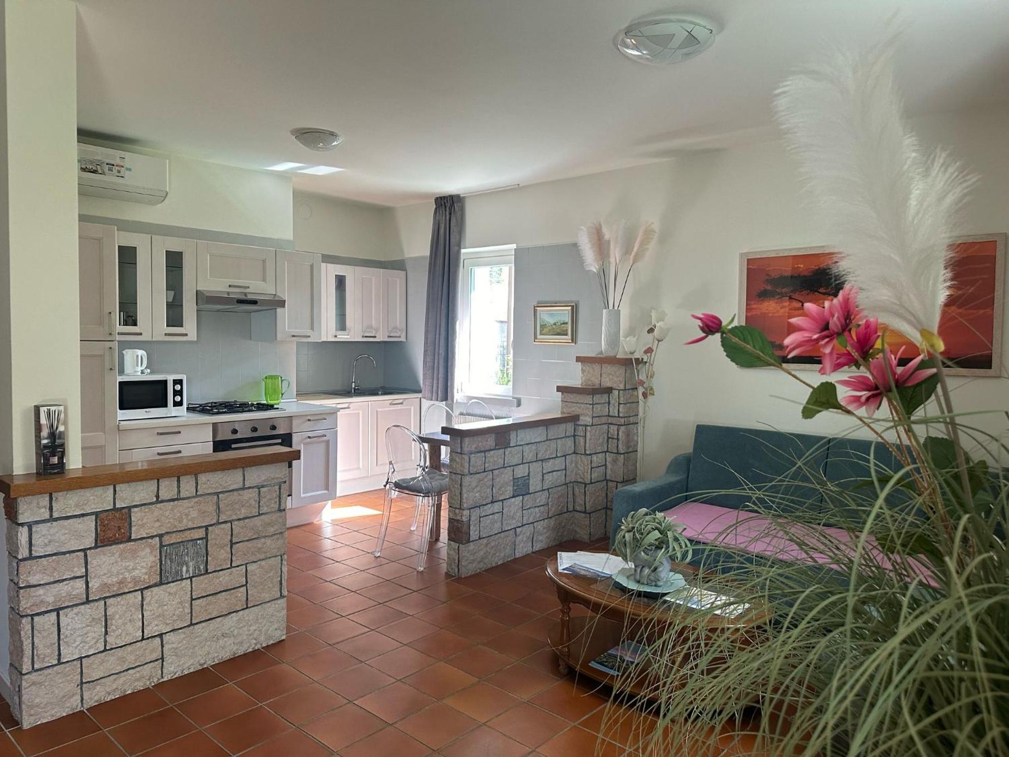 Residence Villa Dalila - Appartamento Dalila Riva del Garda Luaran gambar